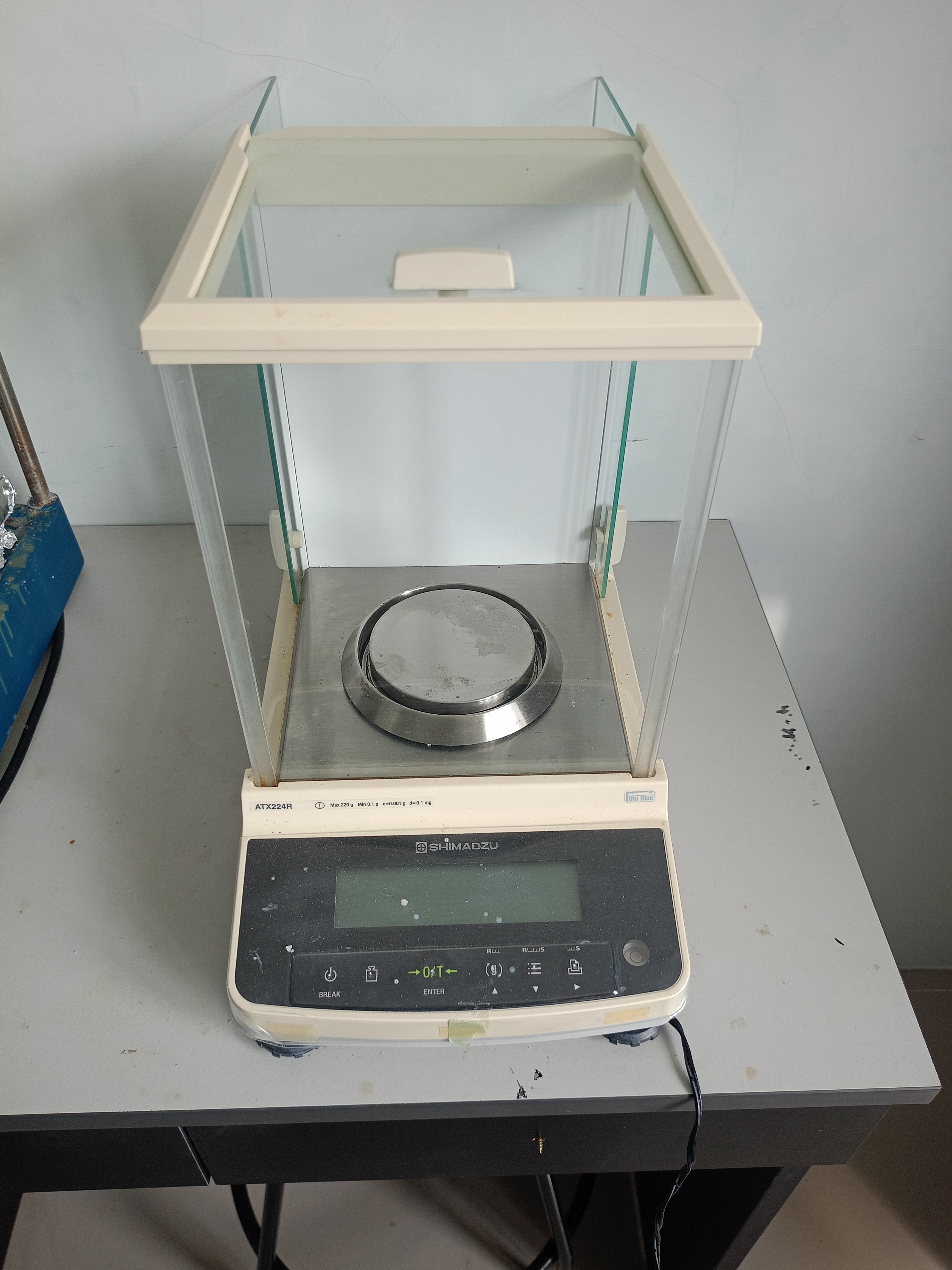 Shimadzu Analytical Balance ATX224R