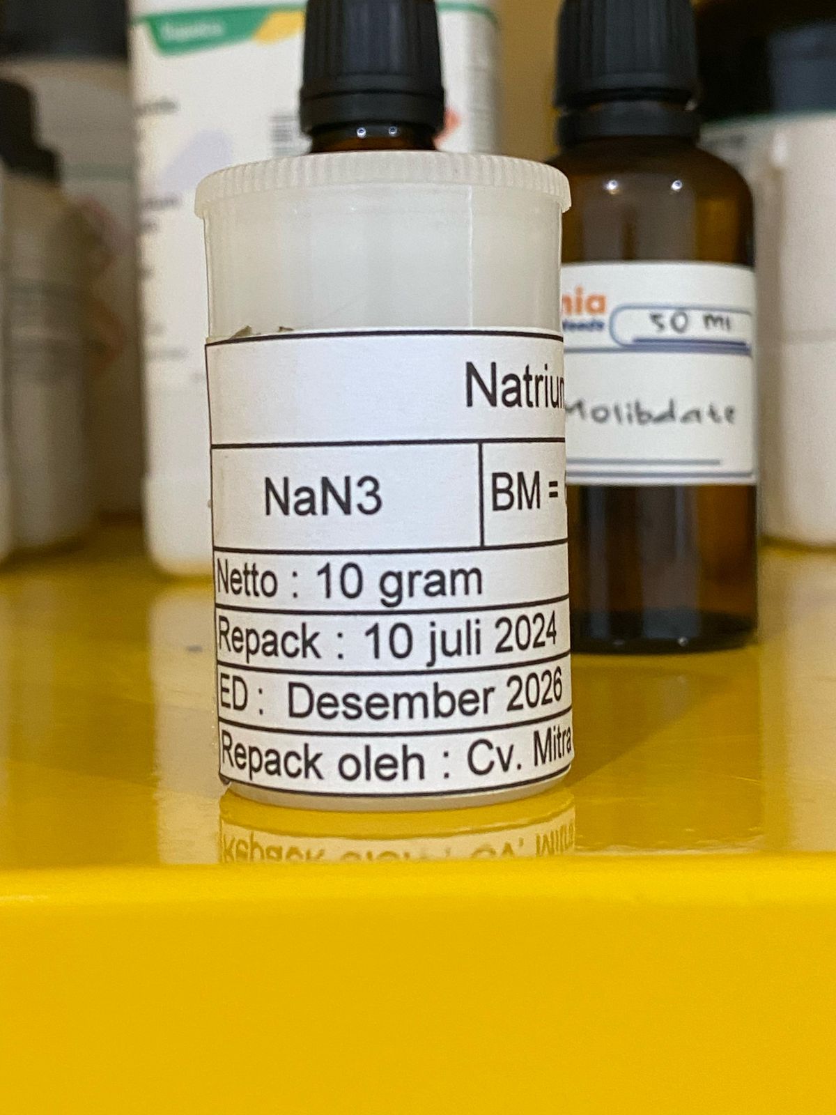 Natrium azida (NaN3)