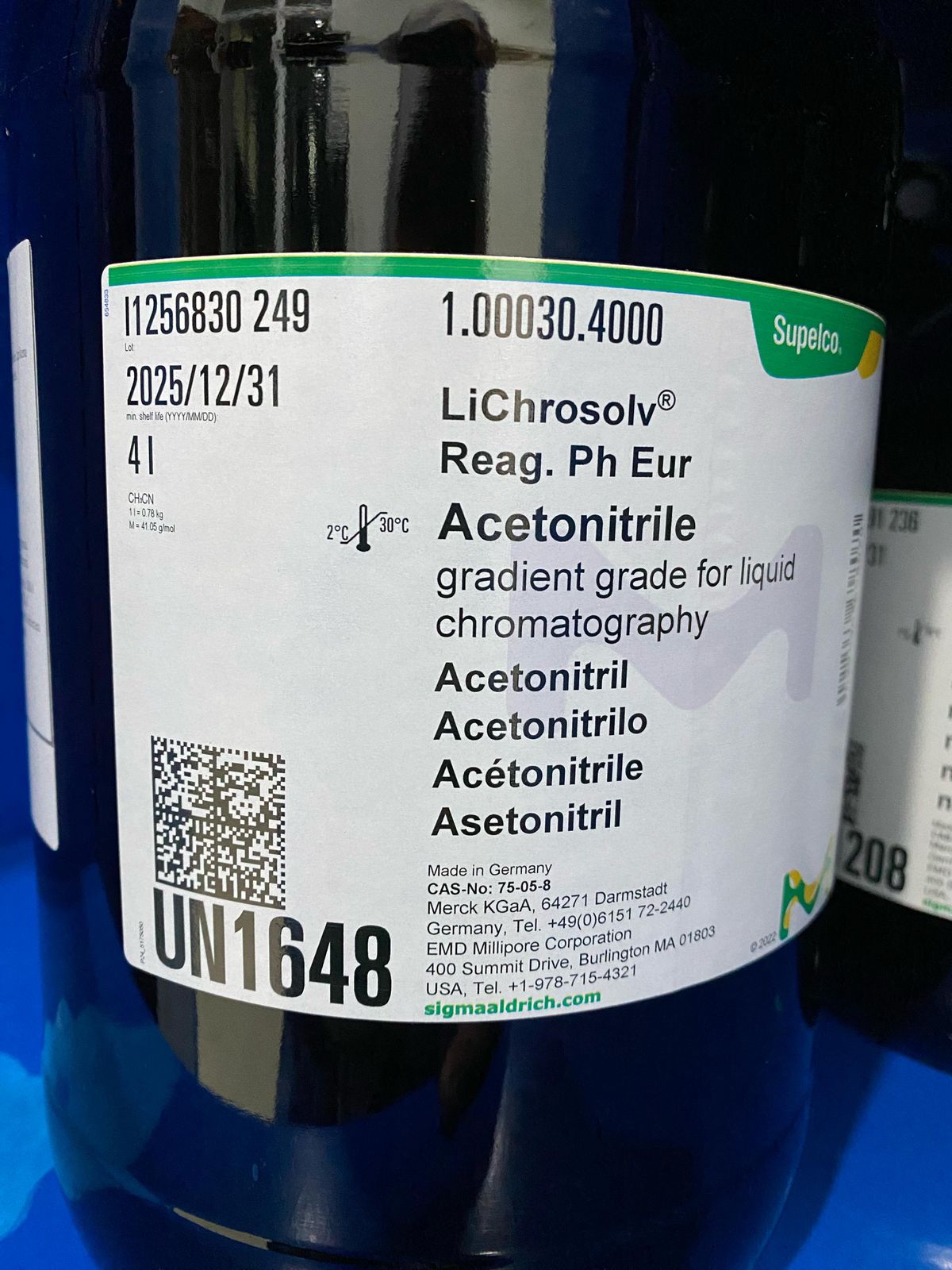 Acetonitrile for LC
